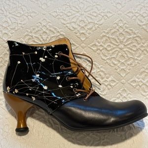Women’s Rose Dunn Fluevog, size 11